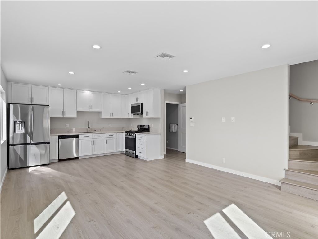 7318 Leescott Avenue, Lake Balboa