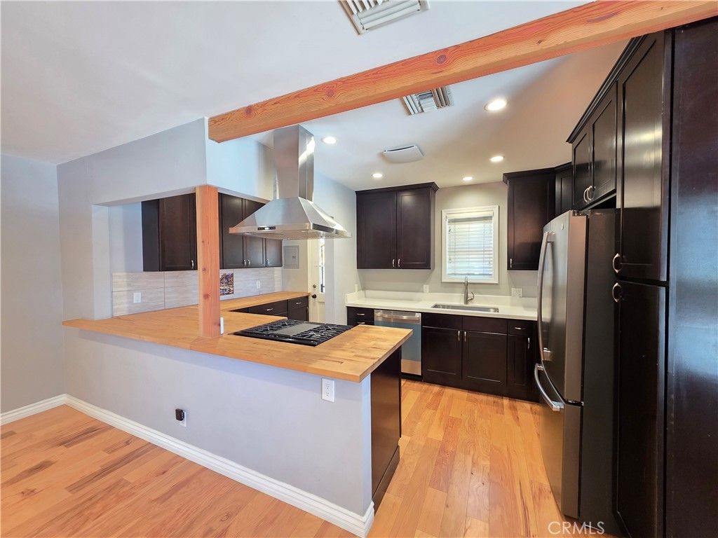 7019 Jamieson, Reseda