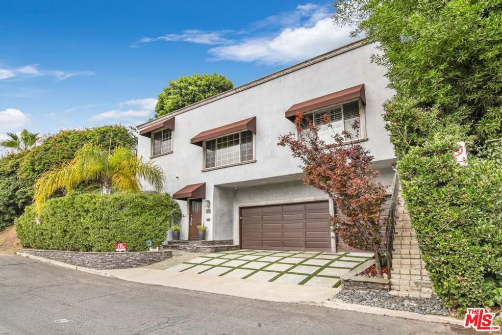 3200 Primera Avenue, Los Angeles