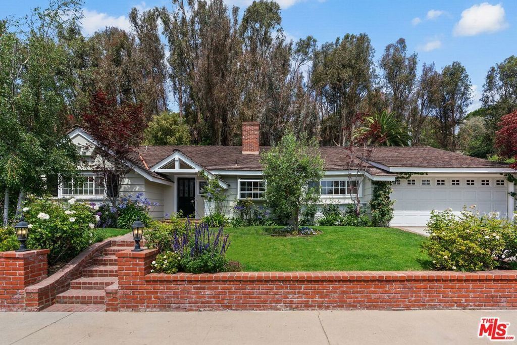 1401 Jonesboro Drive, Los Angeles