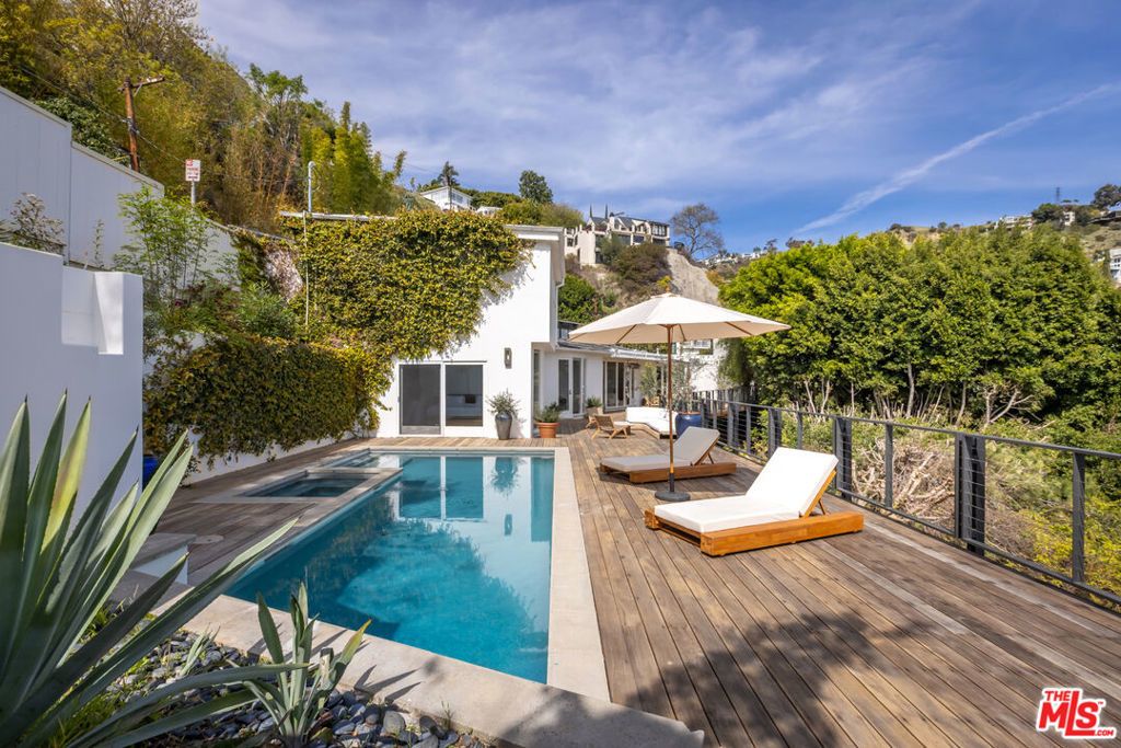 1568 Viewsite Drive, Los Angeles