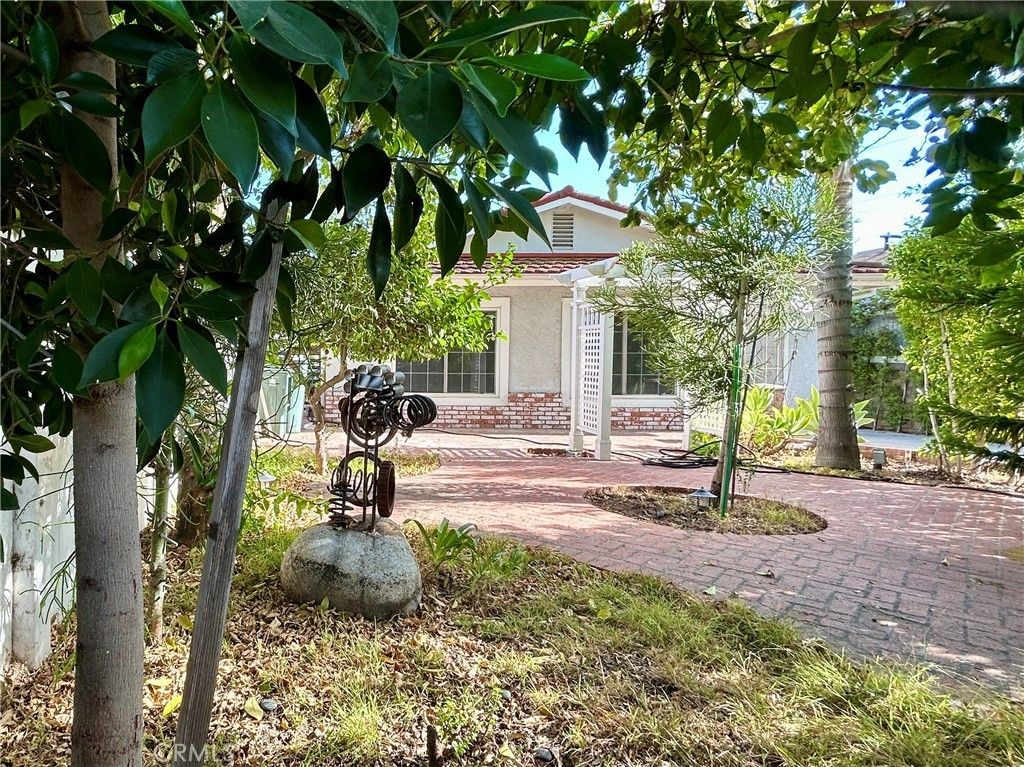 3132 Estado Street, Pasadena
