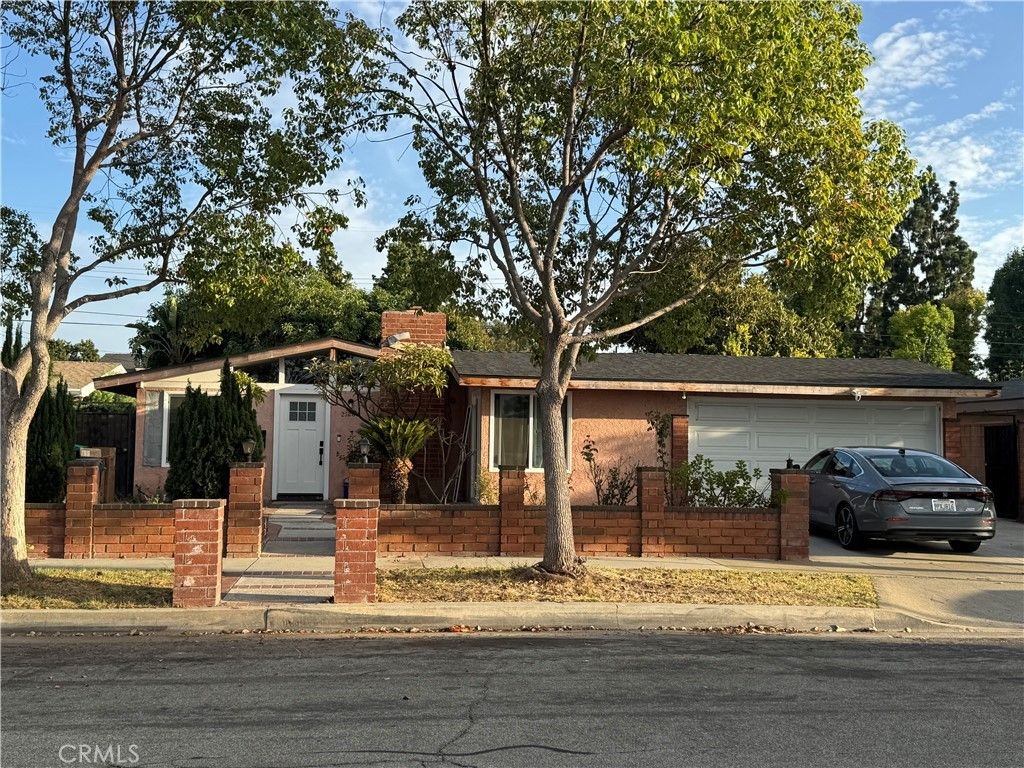 2128 W Larkspur, Orange