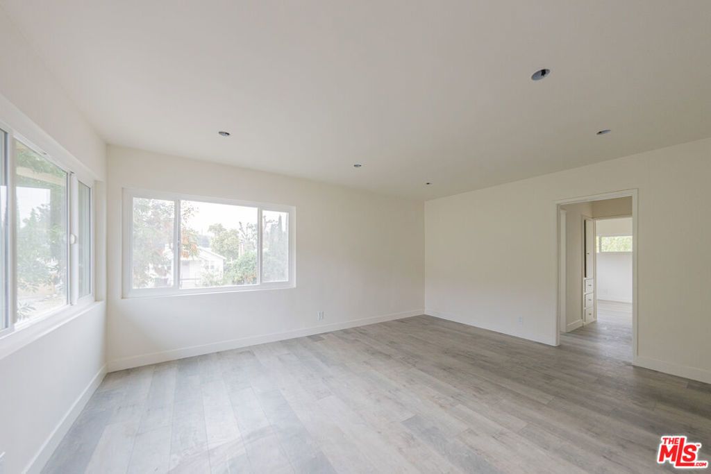 10043 Haines Canyon Avenue # F, Los Angeles