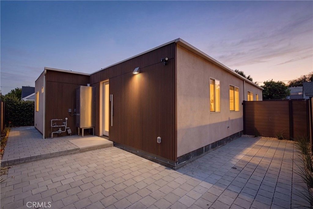 4851 1/2 Woodman Avenue, Sherman Oaks