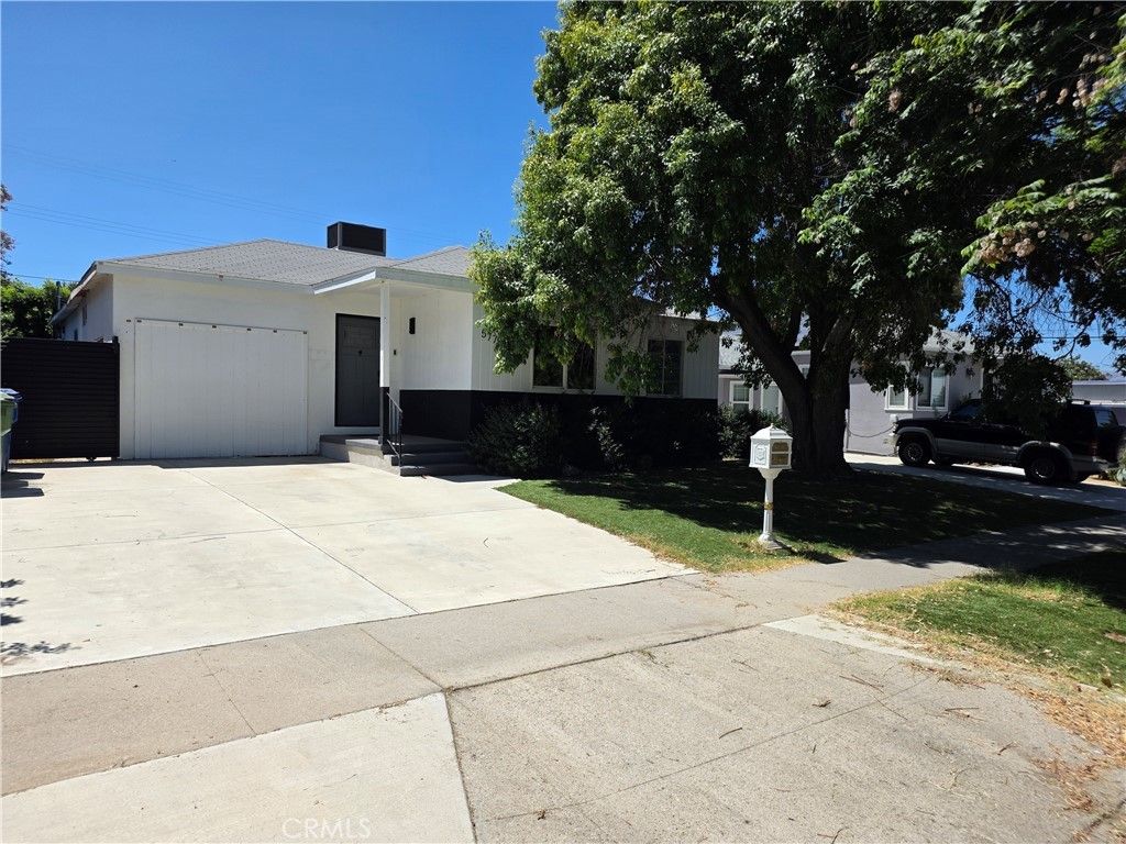 5779 Enfield, Encino
