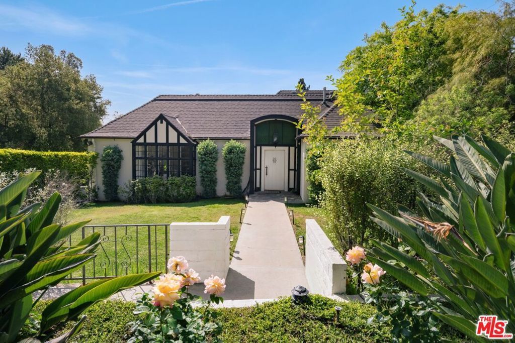 690 Westgate Street, Pasadena