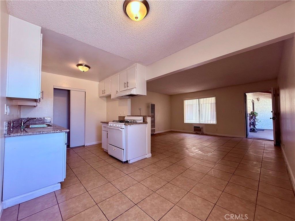 3300 W Orange Avenue # 6, Anaheim