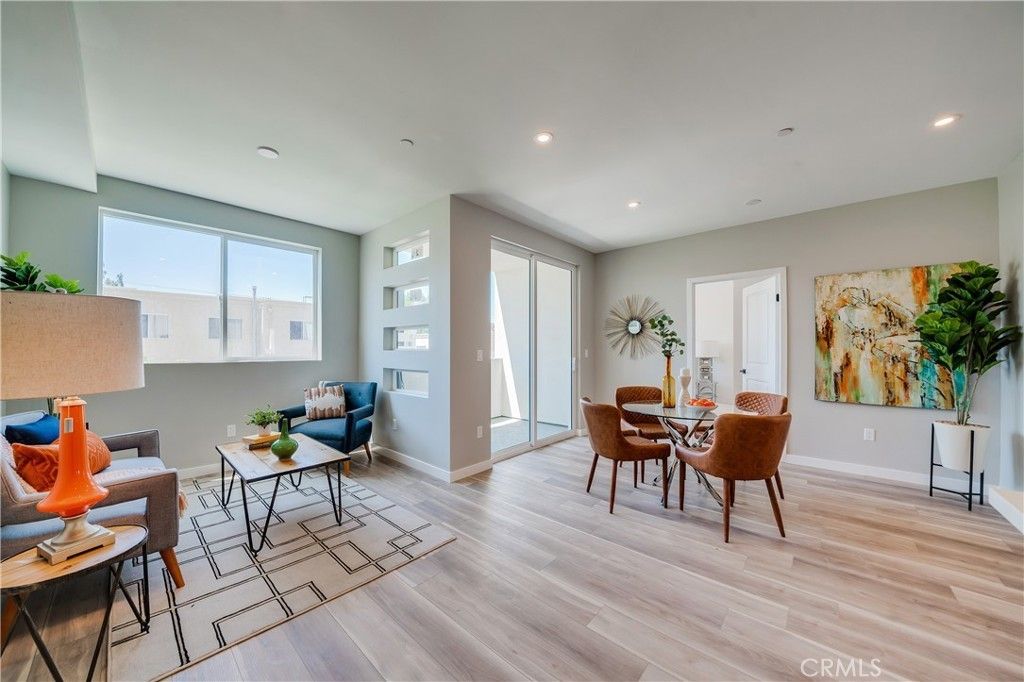 7018 Alabama # 203, Canoga Park