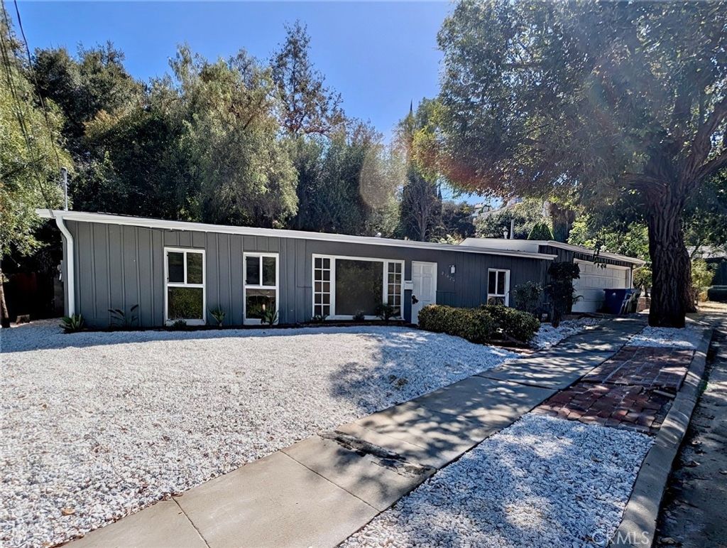 21470 Providencia Street, Woodland Hills