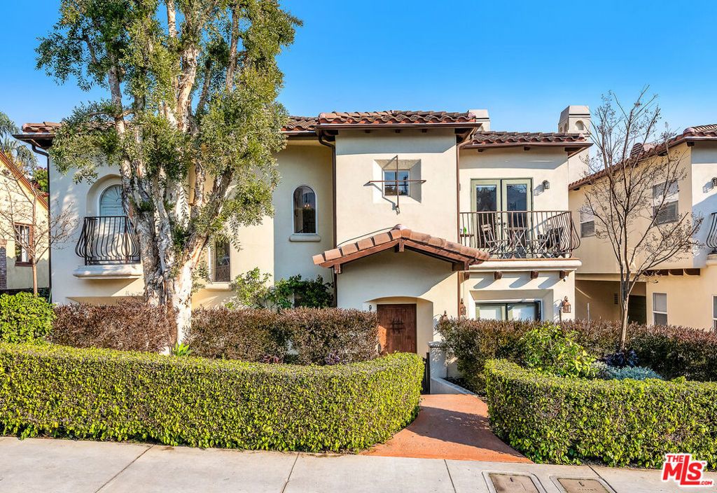 934 Hilldale Avenue, West Hollywood