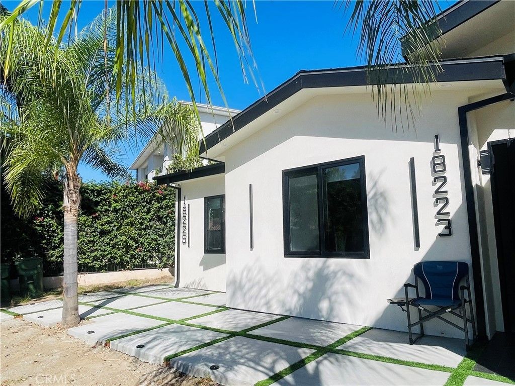 18225 Sugarman, Tarzana