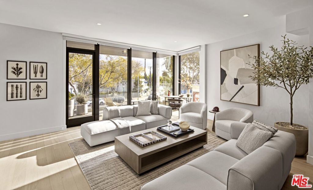 9001 Santa Monica Boulevard # 409, West Hollywood