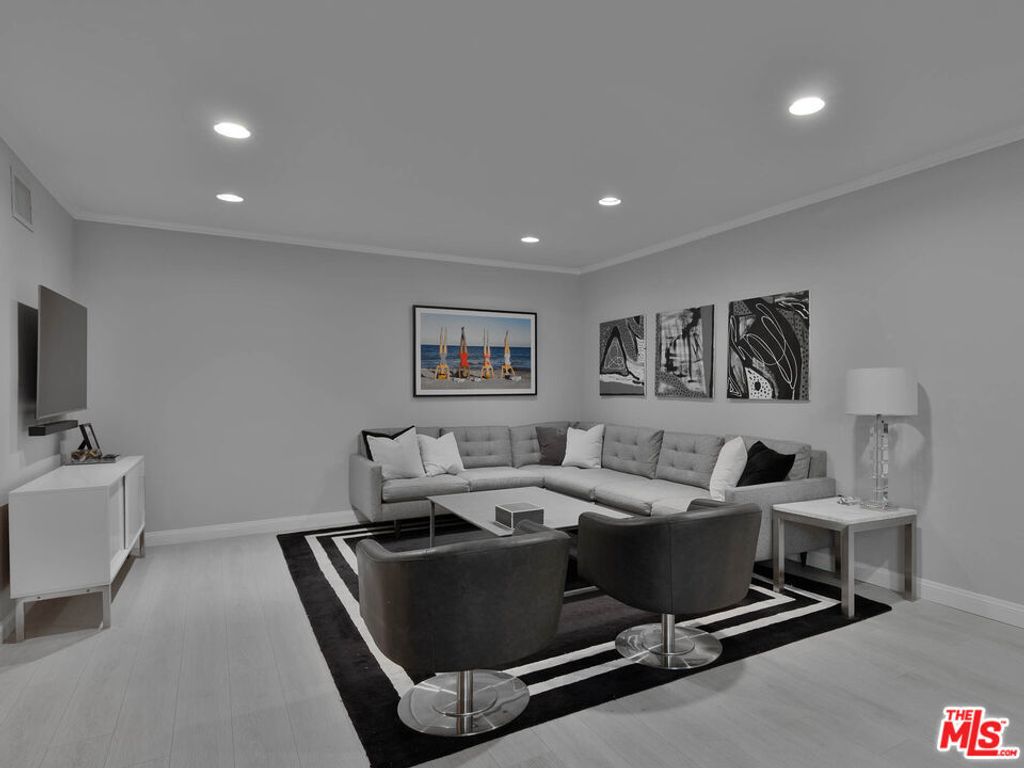 8455 Fountain Avenue # 312, West Hollywood