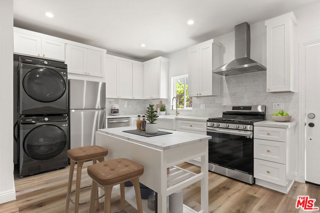8017 Airlane Avenue, Los Angeles