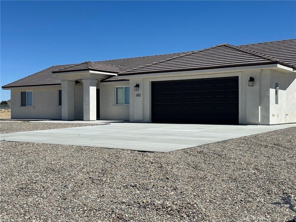 24445 National Trails, Oro Grande