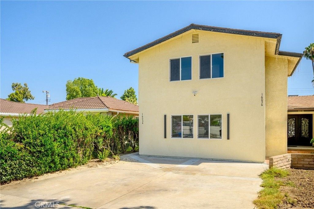 16036 Liggett Street, North Hills