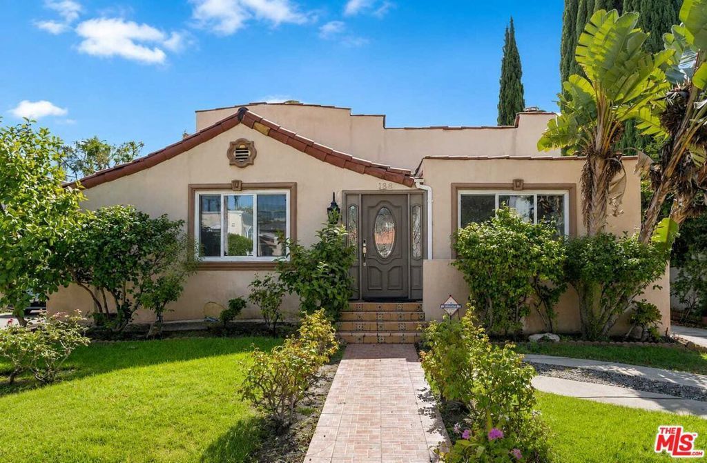 138 N Hamel Drive, Beverly Hills