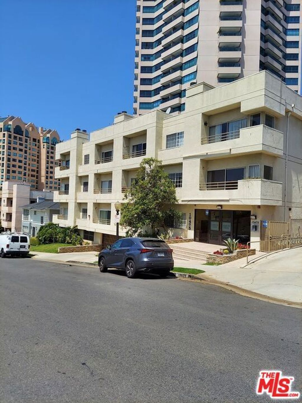 10475 Ashton Avenue # 201, Los Angeles