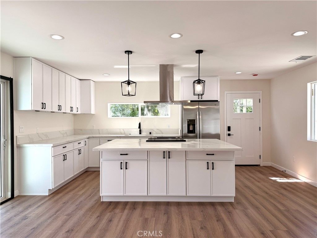 18756 Cohasset Street, Reseda
