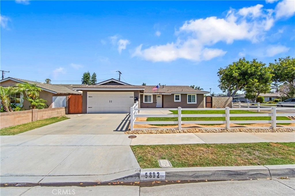 5892 Meadowlark Drive, Huntington Beach