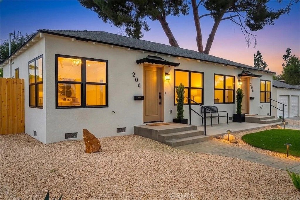 206 Olive, Claremont