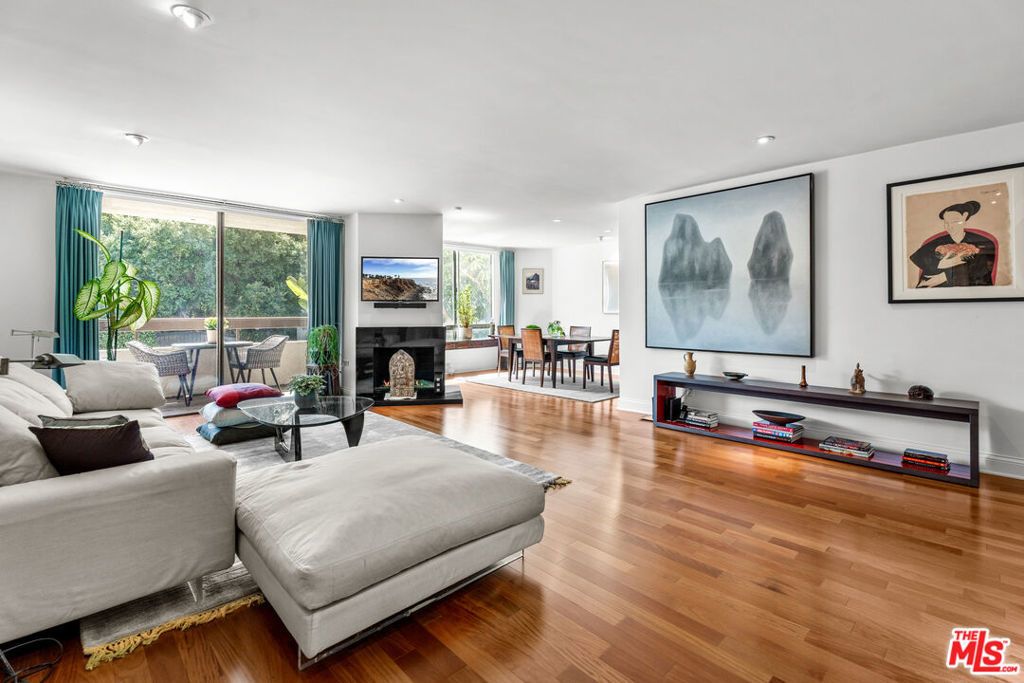 851 N Kings Road # 102, West Hollywood