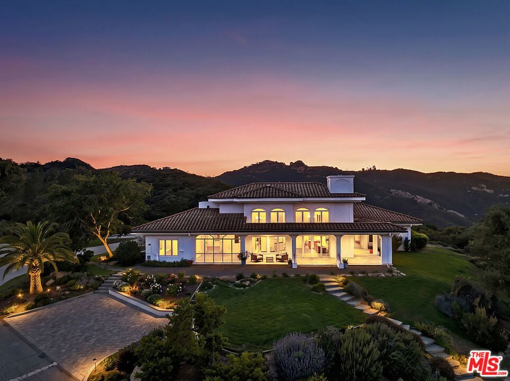 21965 Saddle Peak Road, Topanga