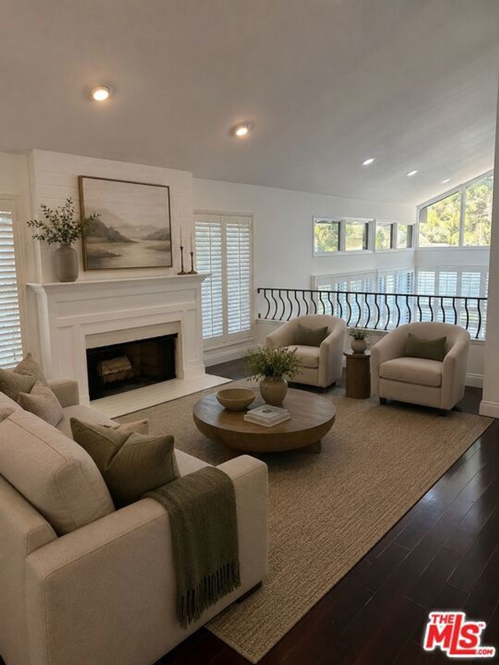 2880 Woodwardia Drive, Los Angeles