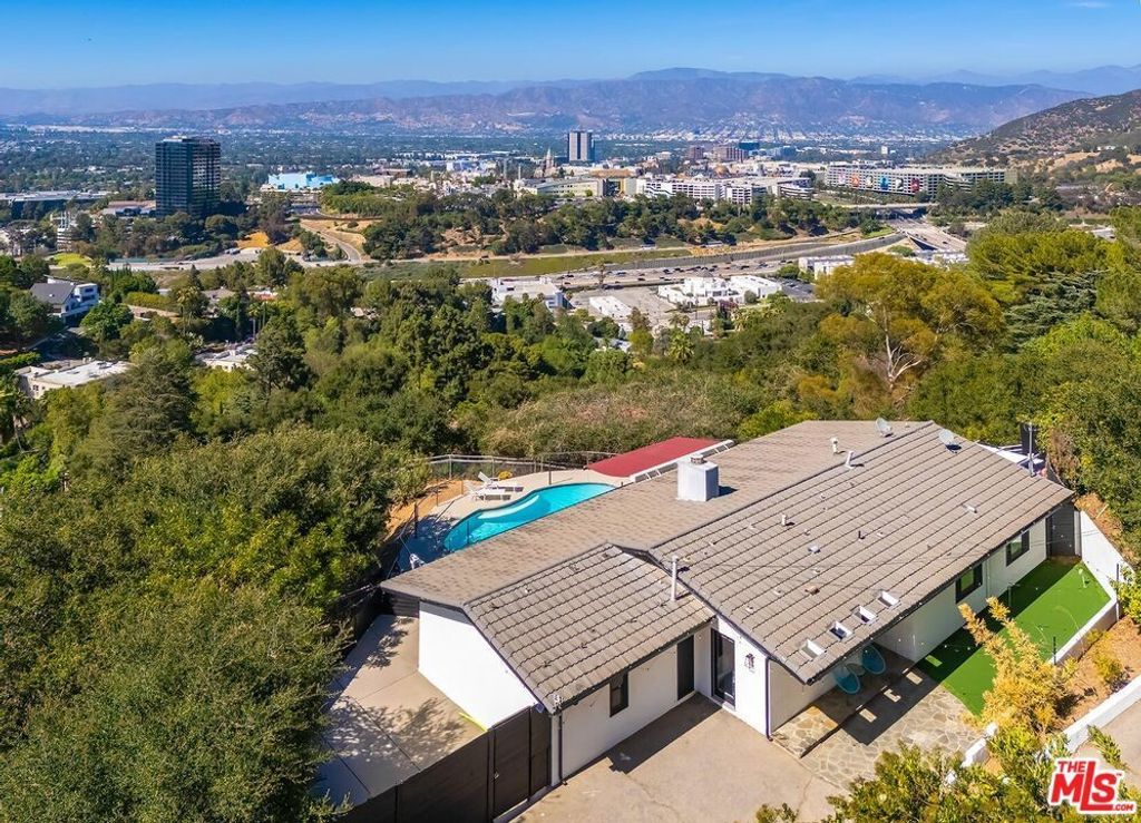 3201 Bonnie Hill Drive, Los Angeles