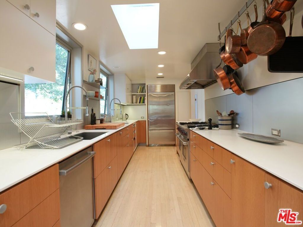 10416 Corfu Ln, Los Angeles