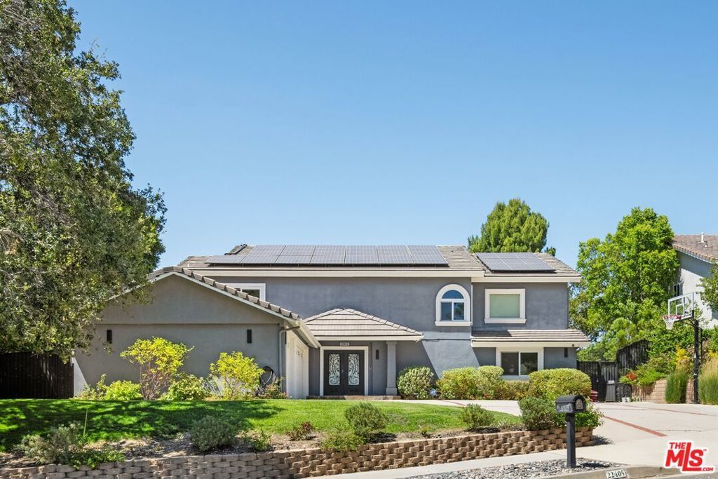 22405 Calipatria Drive, Calabasas