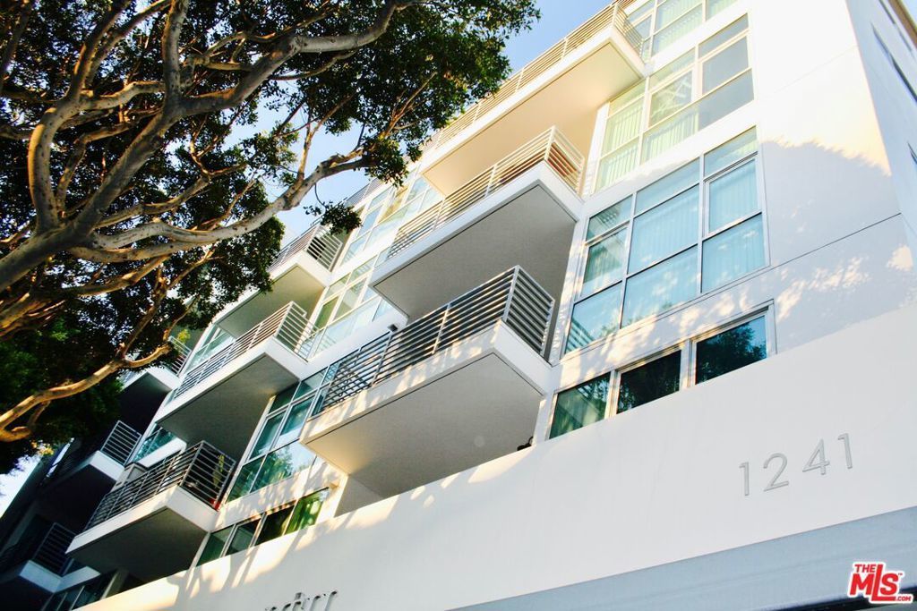 1241 5th Street # 303, Santa Monica
