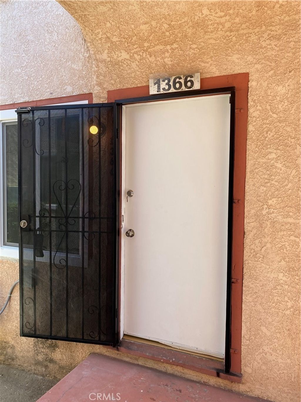 1366 W 37th, Los Angeles