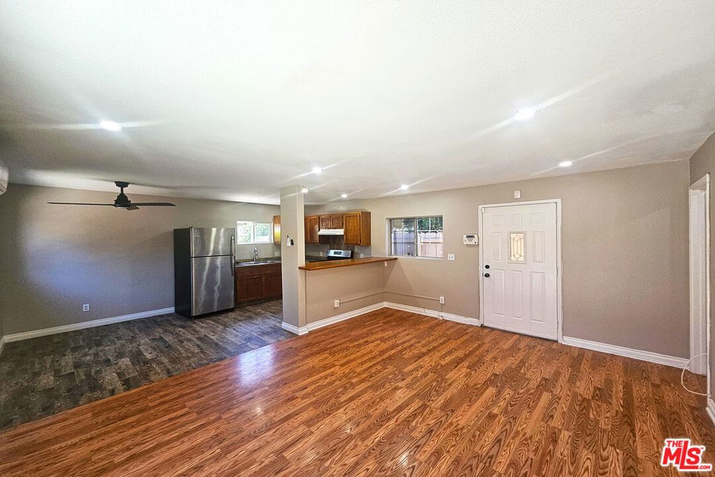 6946 1/2 Jellico Avenue, Van Nuys