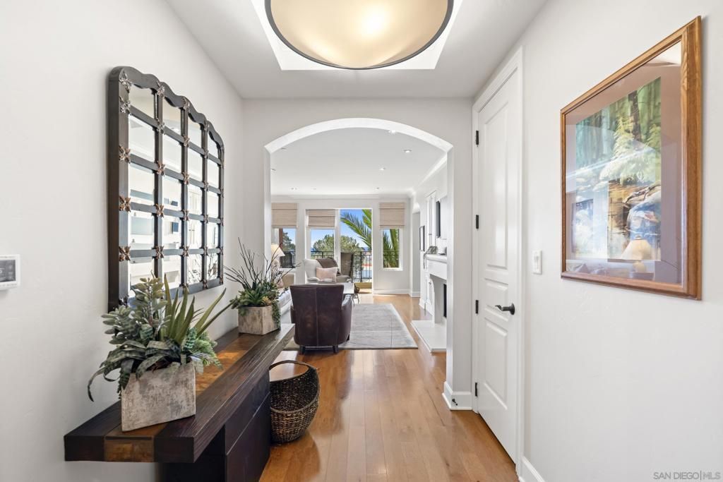 1010 Genter St # 302, La Jolla