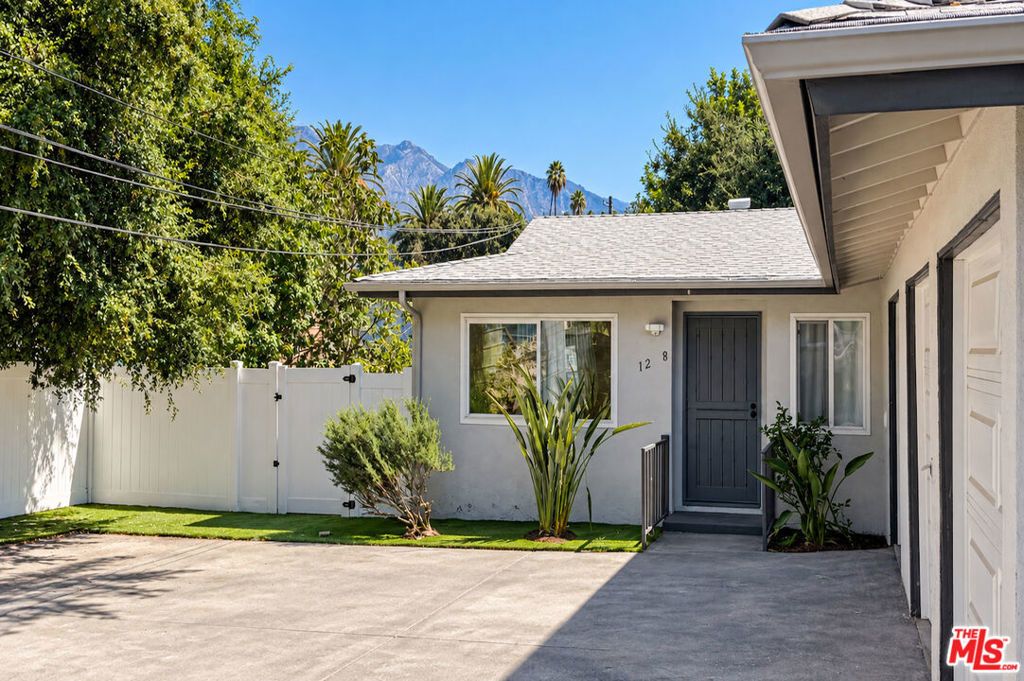 1832 N Summit Avenue, Pasadena