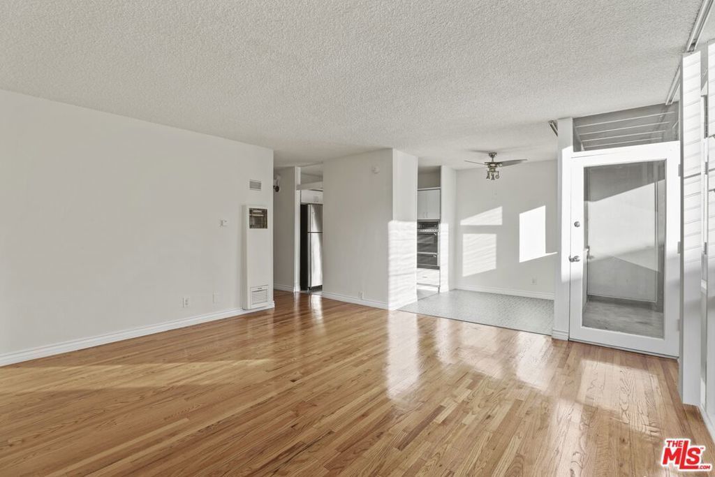 11131 Rose Avenue # 11, Los Angeles