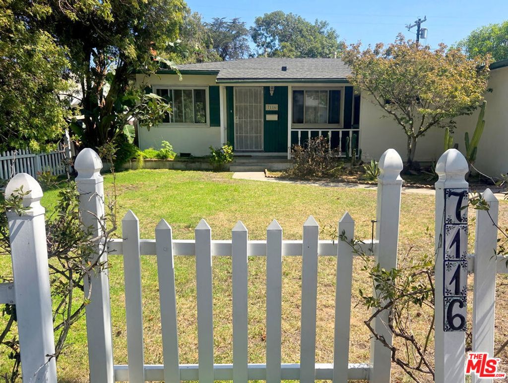 7116 W 91st Street, Los Angeles