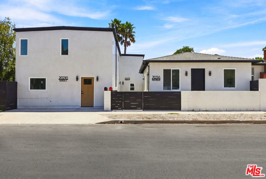 20212 W Gault Street, Winnetka