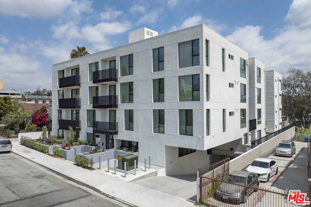 1126 N Cornwell Street # 305, Los Angeles