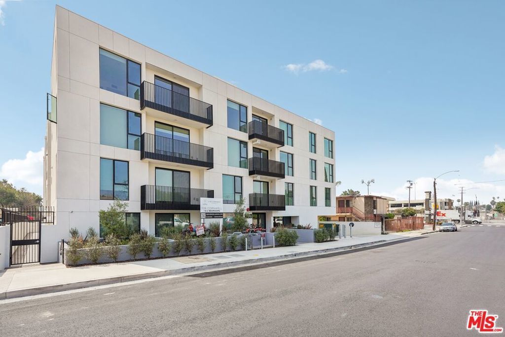 1126 N Cornwell Street # 309, Los Angeles