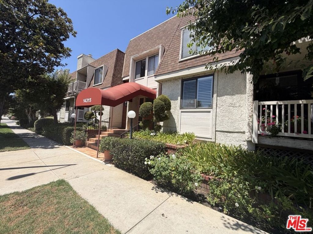 14315 Riverside Drive # 210, Los Angeles
