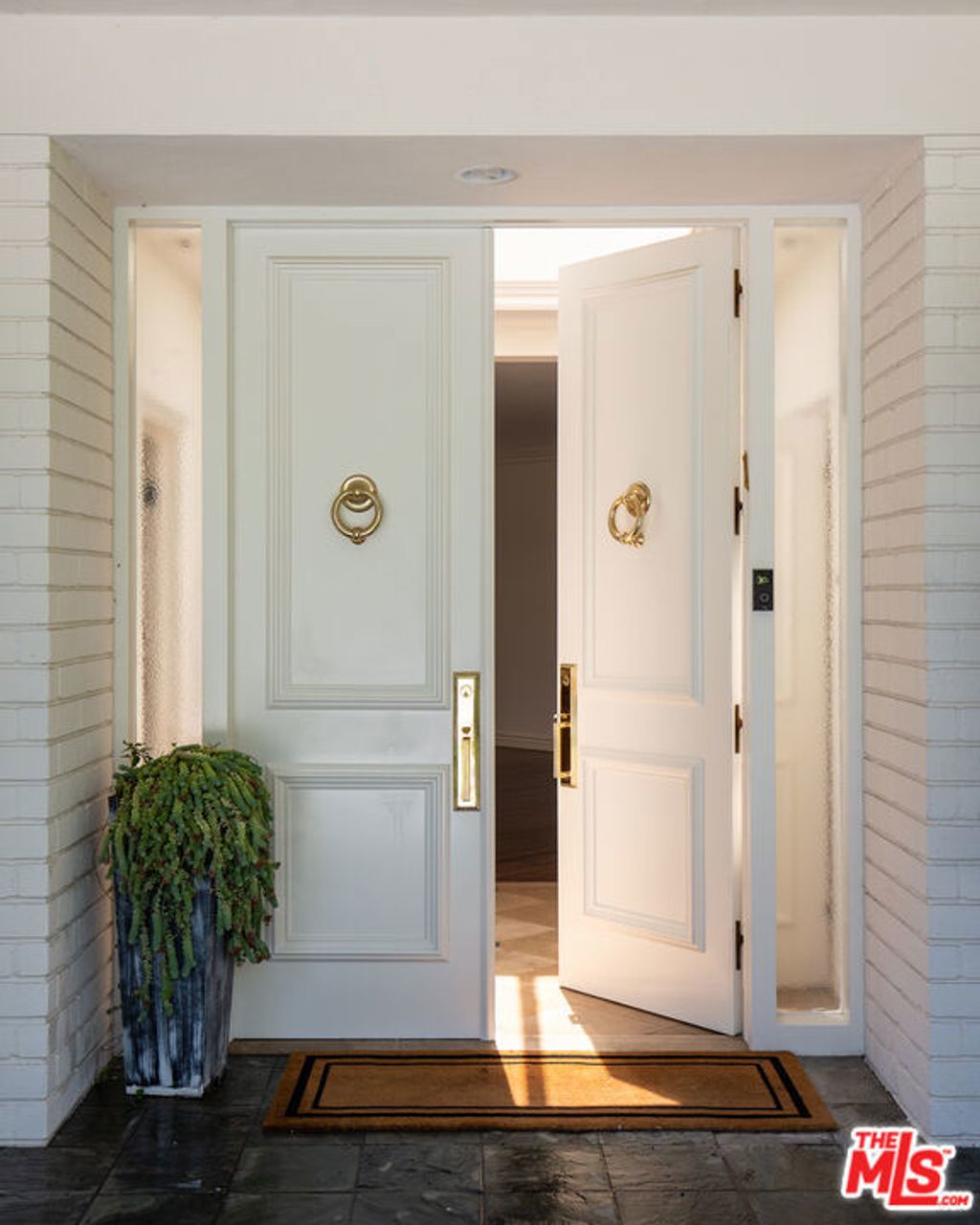 1201 Loma Vista Drive, Beverly Hills