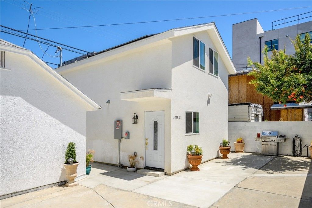 6235 Banner Avenue # 1/4, Los Angeles