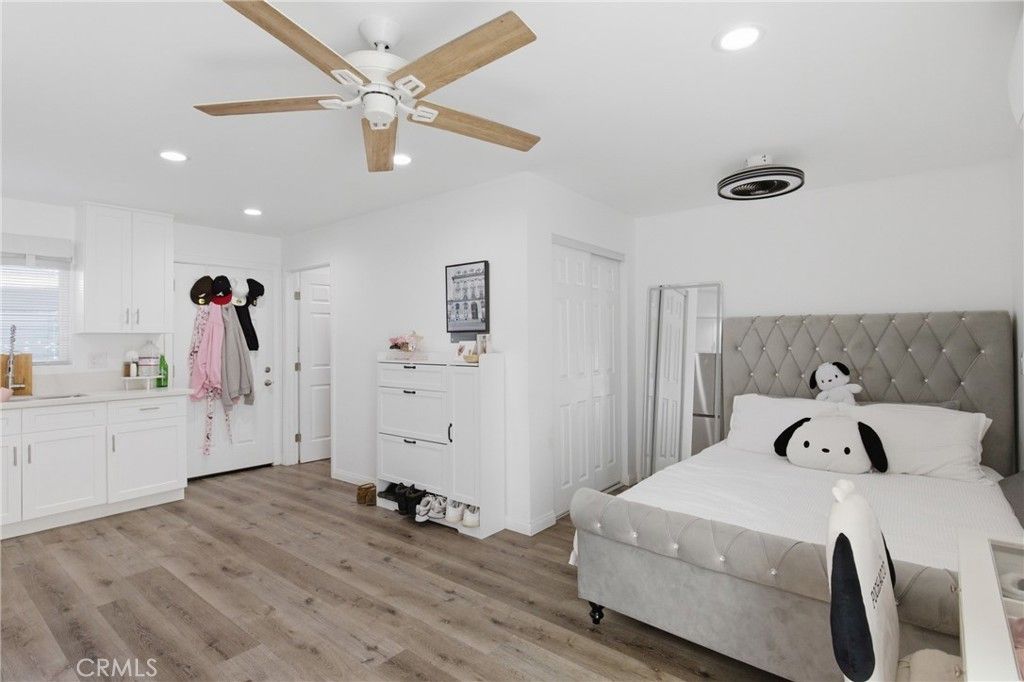 6838 Aura Avenue, Reseda