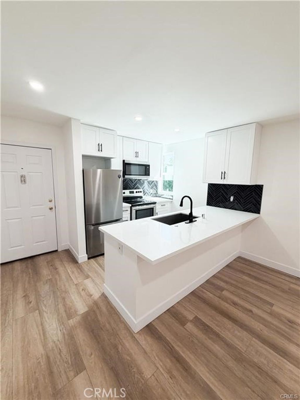 17000 Burbank Boulevard # 305, Encino