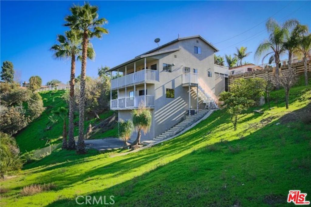 11615 Grande Vista Drive, Whittier