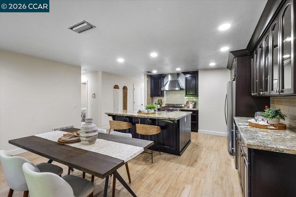 102 Vineyard Cir, Yountville
