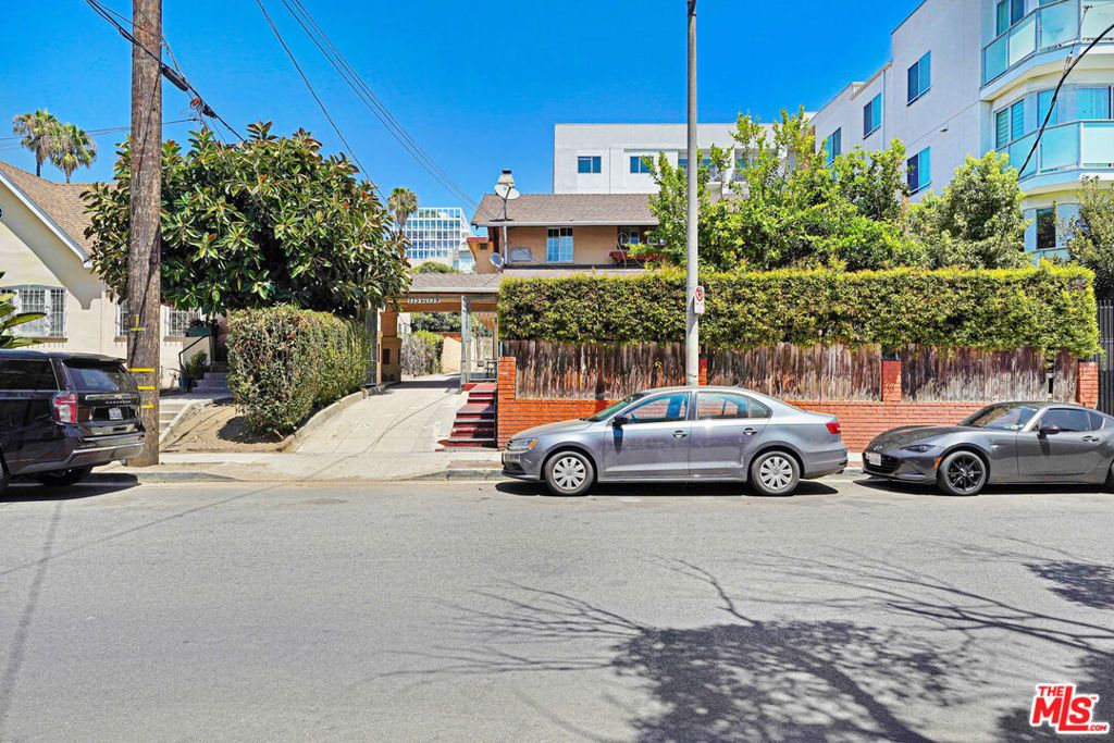 7139 Hawthorn Avenue # 3, Los Angeles
